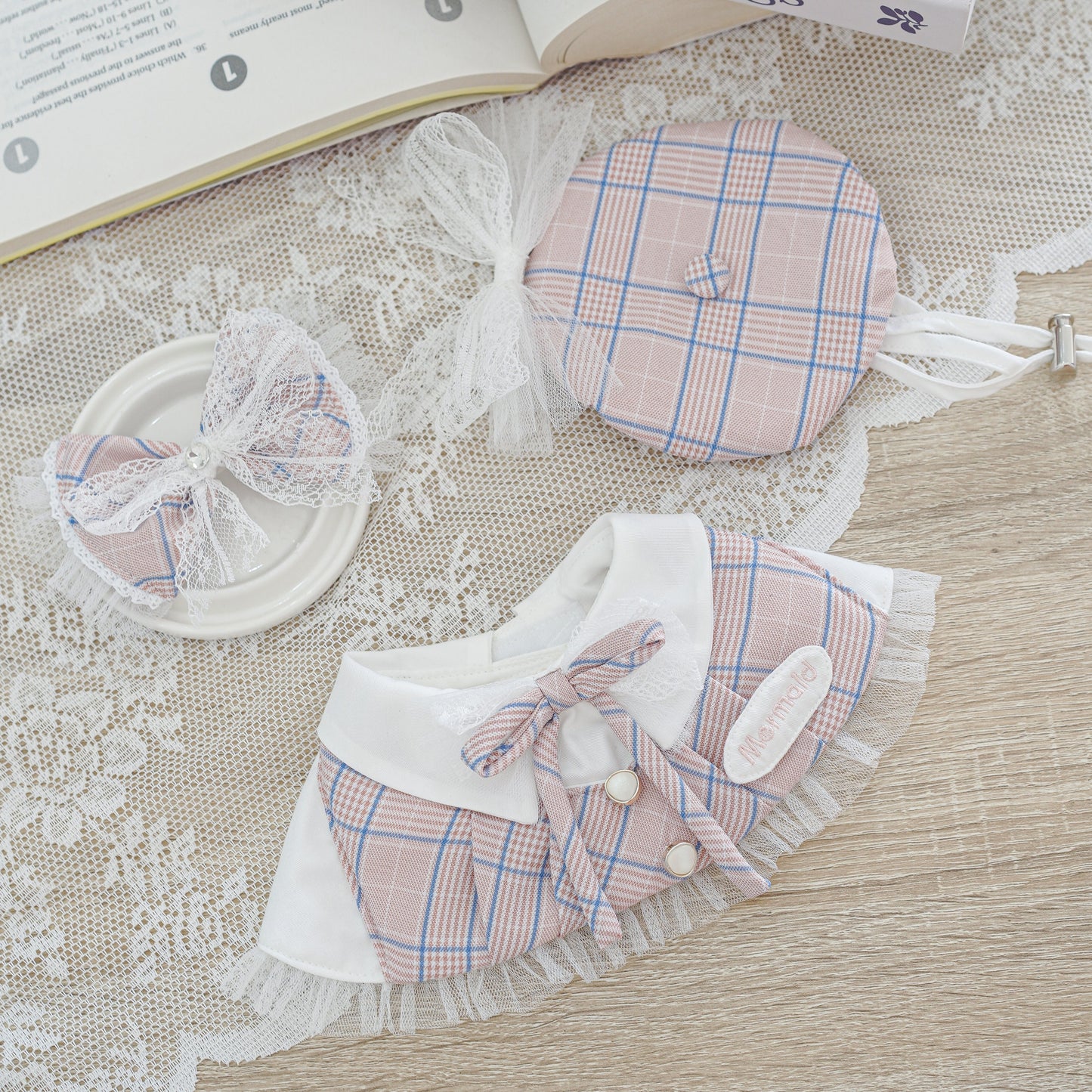 Playbook Pet Cape (Girl)